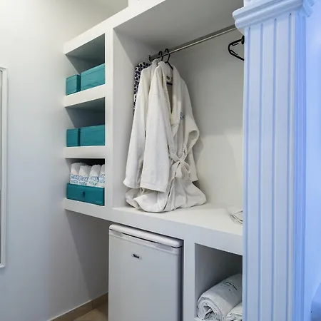 Anezina Villas Perissa (Santorini)